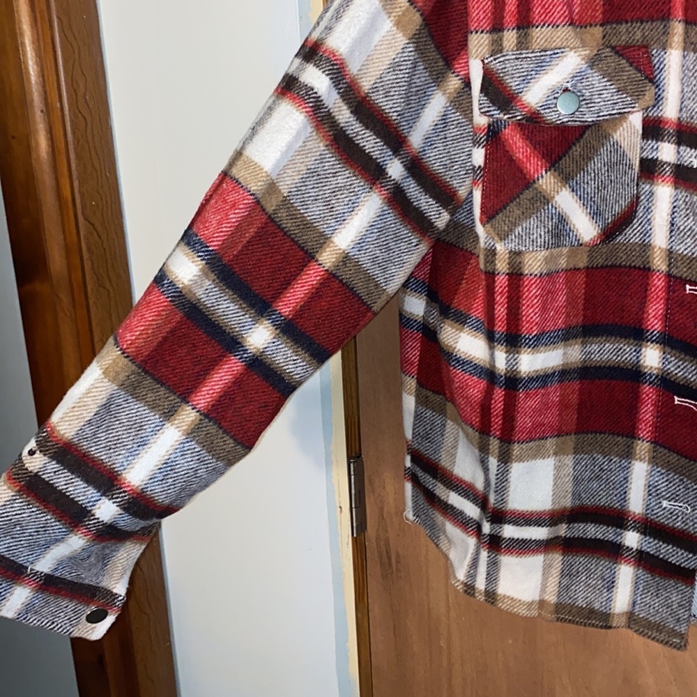 Red plaid shacket - Picture 4 of 5